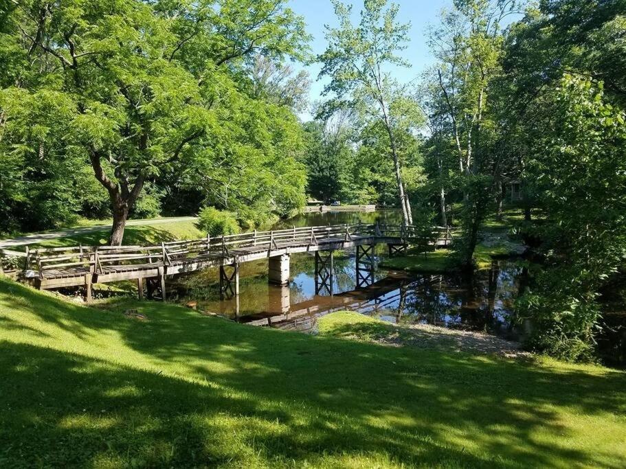 Cottage At Millpond Falls - A Romantic Escape Уоруик Екстериор снимка